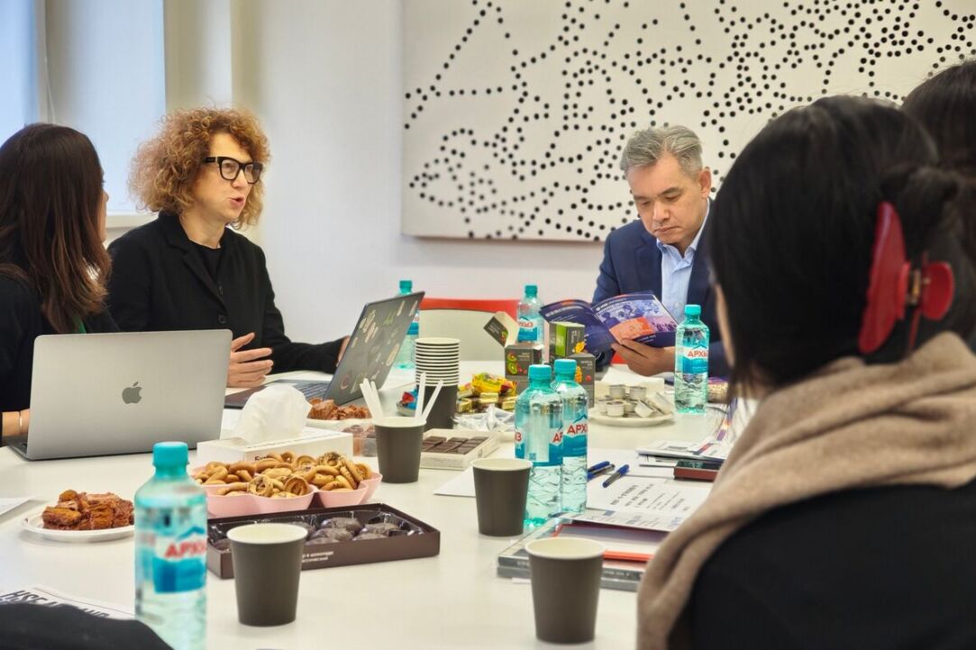 Illustration for news: HSE University Hosts China Academy of Art Delegation to Strengthen Academic and Research Cooperation